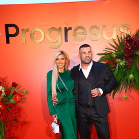 Lela a Karlos Vémolovi byli na večírku Progresus nepřehlédnutelní. 