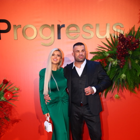 Karlos Vémola se konečně mohl spojit se svou manželkou Lelou Ceterovou.