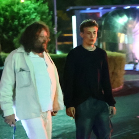 Roman Holý v nočních Varech s Františkem Prachařem.