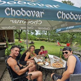 Robert a Petra Rosenbergovi se syny. 