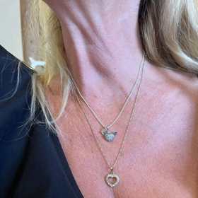 Herečka Lucie Benešová je z nového šperku nadšená.