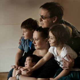 Celá rodina pohromadě: Jan, Pavlína a jejich děti: Matěj, Anna Marie a Josefína - rok 2015