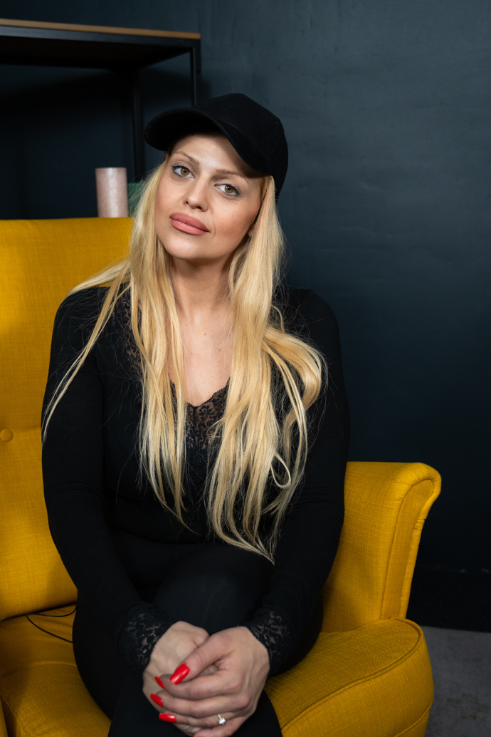 Charlotte v pořadu eXtra Host.