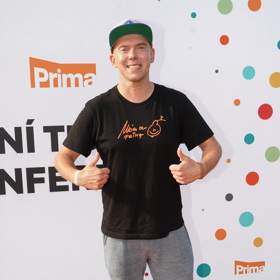 Láďa Hruška přiznal, že aktuálně řeší problémy se žaludkem.