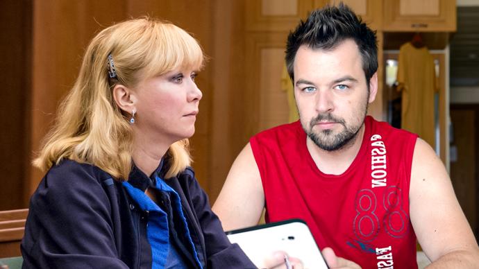 Advokátka poškozených Klára Long Slámová a odsouzený vrah Petr Kramný.