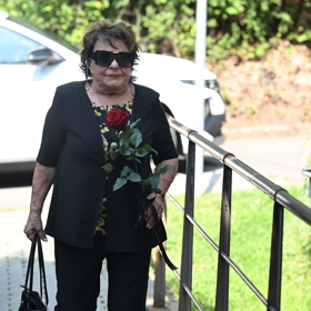 Herečka Jiřina Bohdalová přišla na pohřeb Rudolfa Jelínka.