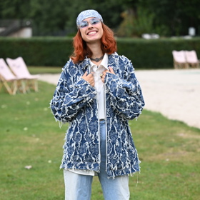 Dcera Jiřího Dvořáka, Anna Dvořáková, vynesla džínový outfit.