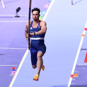 Anthony Ammirati se nedostal do finále kvůli rozkroku.