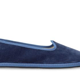 Friulane mokasíny od další italské značky Vibi Venezia. Prodává Luisaviaroma.com, cena je v přepočtu asi 2 500 Kč a firma doručuje do Česka)