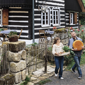Podívejte se na tři kouzelné chalupy v kokořínském údolí, které se staly domovem Lucie a Erika.