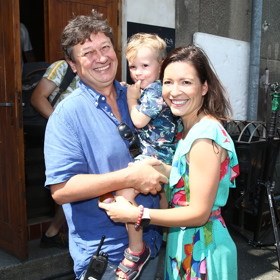 Režisér Karel Janák se synem Ondrou a manželkou Romanou Goščíkovou.