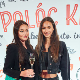 Modelky Michaela Macháčková a Markéta Mörwicková.