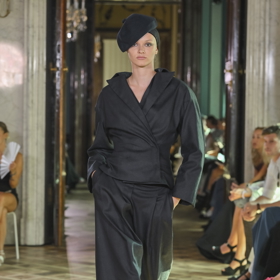 Móda z podzimního MBPFW 2024: Alexandra Gnidiak.