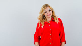 Petra (42): Jsem na sebe pyšná. Naučila jsem se šít a často se mě ženy ptají, kde jsem koupila ty pěkné šaty