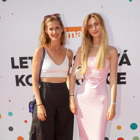 Ozdobou mnoha eventů je i tato dvojice maminky s dcerou, krásná herečka Jana Bernášková a její téměř dokonalá kopie Justýna Drábková. 