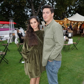 Syn Miroslava Donutila, Martin, se svou manželkou Sárou. Vsadili na zelenou barvu.