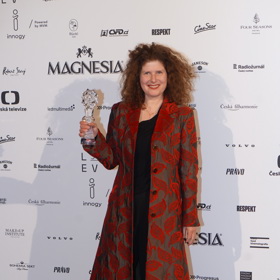 Režisérka Alice Nellis získala v roce 2024 Českého lva za film Němá tajemství.