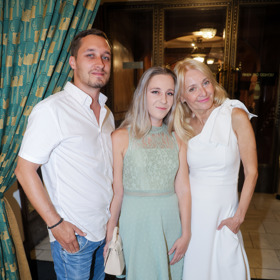 Na premiéře filmu Světýlka se nedávno objevil její adoptovaný syn Honza s manželkou.