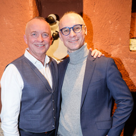 Moderátor Karel Voříšek žije se svým partnerem Vladimírem Řepkou déle než dvacet let.