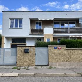 Nově koupený dům Lucie stál i s pozemky 21 milionů korun.