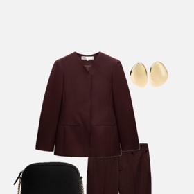 Od hlavy až v patě v bordó - outfit od stylistky Nikoly Markové. 