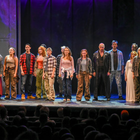 Muzikál Dana Landy Tajemství hloubá nad tím, co nás čeká po smrti.