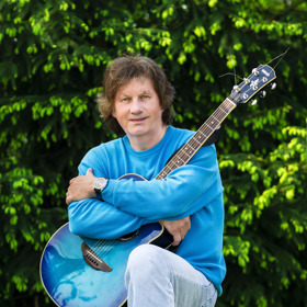 Standa Hložek oslaví významné jubileum a chystá pro fanoušky narozeninový koncert.