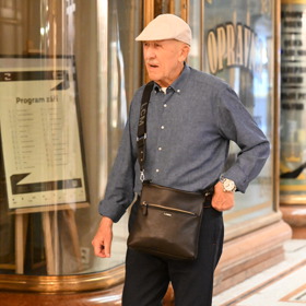 Petr Nárožný se naposledy v Praze objevil na rozloučení s Karlem Heřmánkem. 