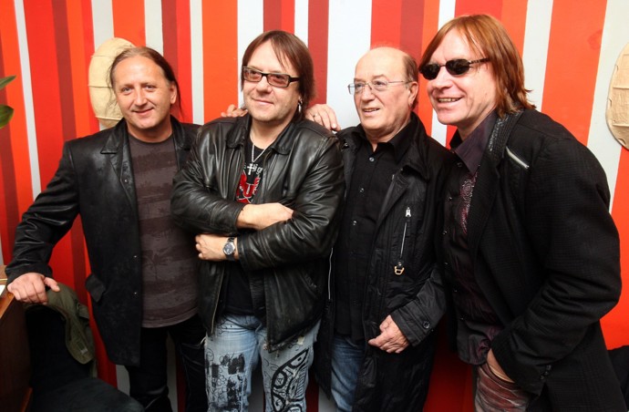 Skupinu Olympic opustil v roce 2020