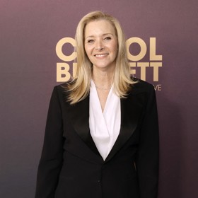 I když během natáčení měla problémy se sebepřijetím, nakonec se s tím, jak vypadá, smířila a bere život takový, jaký je. Je jako jediná ze seriálových kolegyň vdaná a má syna Juliana.