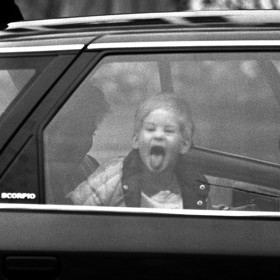 Jméno Henry (Jindřich) se dává mužským potomkům v britské královské rodině už dlouhá staletí. Jeho nejslavnějším nositelem byl zřejmě král Jindřich VIII. Diana a Charles tak ale svého mladšího syna oslovovali jen ve chvíli, kdy zlobil.