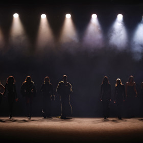 Úspěch české módní scény v Madridu. Návrhář Tomáš Němec představil svou novou kolekci inspirovanou pražskými bary na španělském fashion weeku.