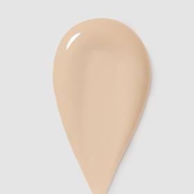 Korektor Bobbi Brown má lehkou texturu na bázi séra, přesto zajišťuje spolehlivé krytí.