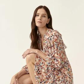 Prodlužte kariéru letním šatům. Stylistka radí, jaké doplňky zvolit. Šaty, Tatuum, 1 399 Kč