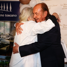 František Ringo Čech zdraví Františka Janečka.