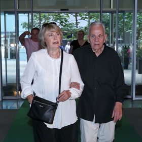 S Janem Balzerem má Eliška dvě děti, s nimiž - a ještě čtyřmi vnoučaty - žijí pod jednou střechou.