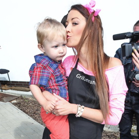 Kryšpín Dopita, syn Agáty Hanychové, byl od malička zvyklý na přítomnost médií.