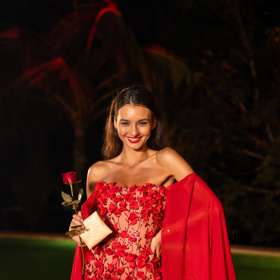 Julie se proslavila v show Ruža pre nevestu, kde se dostala až do finále, ale Radko si vybral Stanku. 