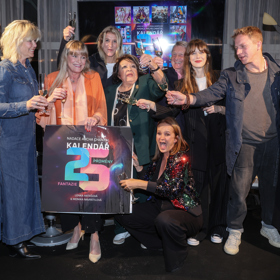 Křest kalendáře Proměny Fantazie pro rok 2025 přilákal řadu známých osobností, včetně první dámy České republiky Evy Pavlové (vlevo).