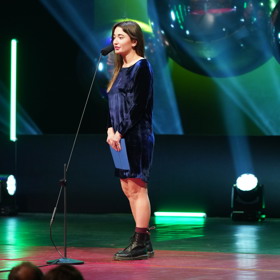 Antonie Rašilovová byla k předávání Cen Thálie oslovena hereckou asociací. Saša Rašilov byl na svoji dceru pochopitelně velmi pyšný.