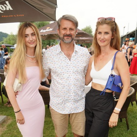 Herečka Jana Bernášková s manželem Rudolfem Merknerem a dcerou Justýnou.