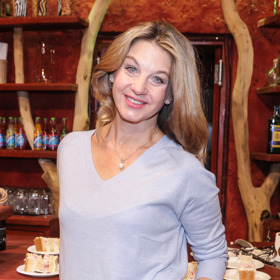 Pastelové a šedivé odstíny sluší něžným blondýnkám, jako je právě Sabina Laurinová.