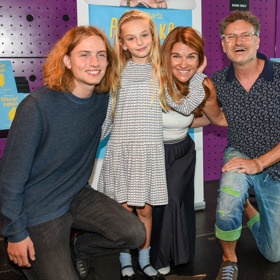 Martina Hartlová má se spisovatelem Patrikem Hartlem dvě děti, Ayu a Hynka.