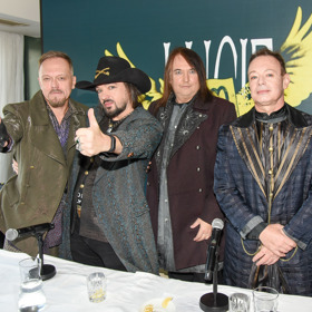 Viktor Dyk je novým zpěvákem kapely Lucie. 