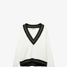 Lemy mohou mít výrazně kontrastní charakter. (Mango, 899 Kč)