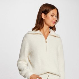 Varianta outfitu tón v tónu je pro svetřík se zipem jako stvořená. (Morgan, 1 200 Kč)