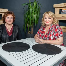 Talkshow Na kafeečko navštívila herečka Naďa Konvalinková.