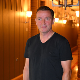 Fotbalová legenda Vladimír Šmicer na setkání s novináři.