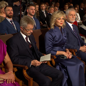 Prezidentský pár ve společnosti předsedů obou parlamentních komor na předávání státních vyznamenání pro rok 2024.