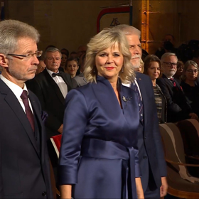 První dáma Eva Pavlová celý slavnostní večer rozdávala úsměvy.